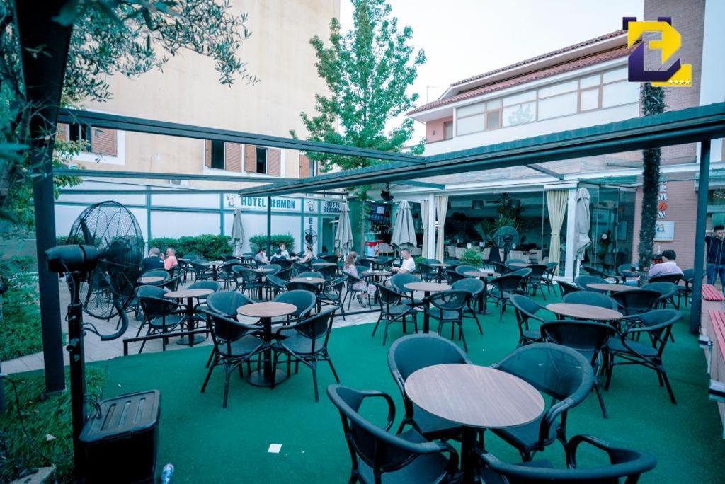 Hotel Bermon Tirana Exterior foto